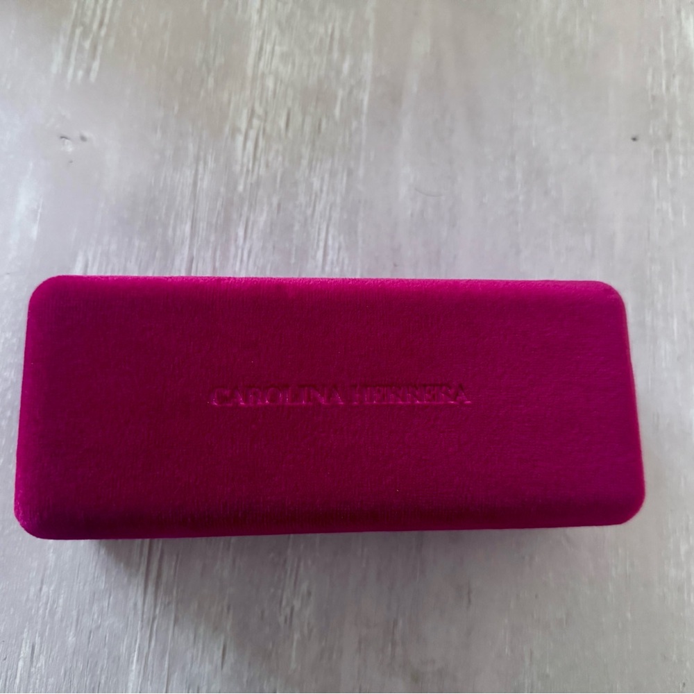 NWOT Carolina Herrera Red Velvet Glasses
Sunglasses Case Box 6" 2.5" 2"